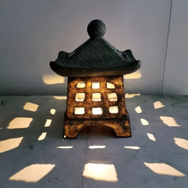 Decorative Solar Powered Pagoda Garden Light Lantern