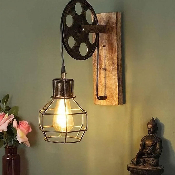 Industrial Retro Wall Light With Decorative Pulley Design