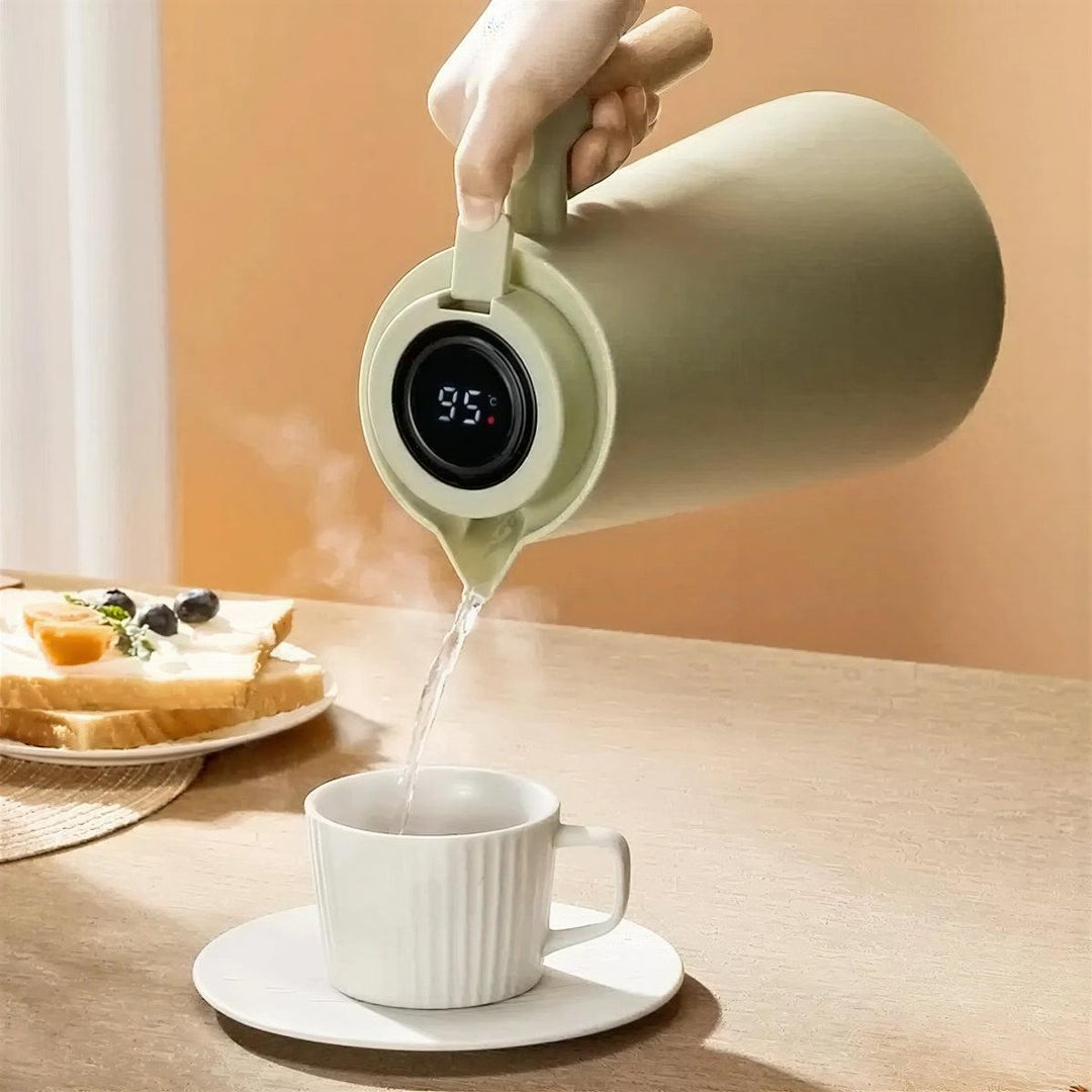 Insulated Boiling Water Jug With Integrated Temperature Display Screen