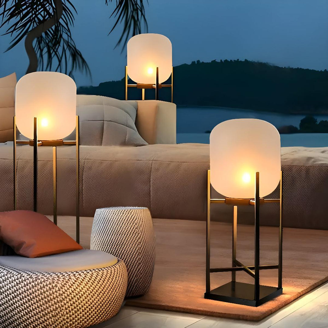 Lantern Outdoor Light For Garden Pathway And Driveway