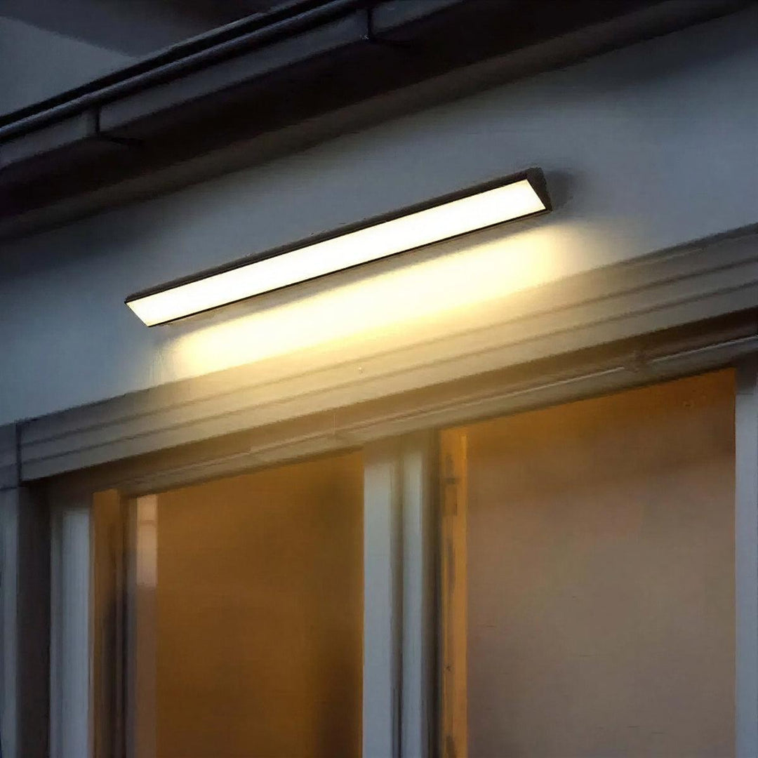 Outdoor Entrance Wall Light With Geometric Tri Prism Design