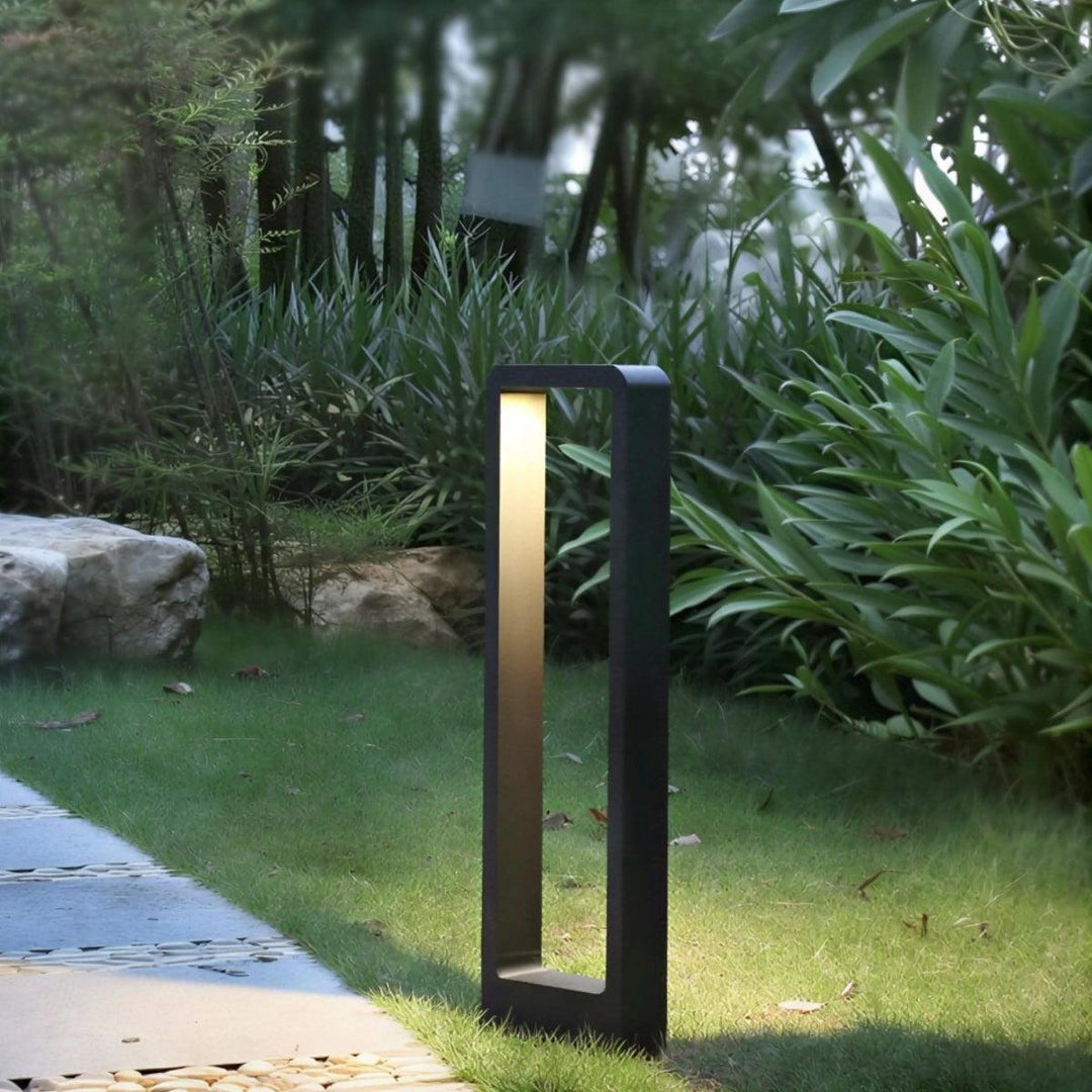 Outdoor Pathway Solar Garden Light With Minimalist Rectangular Design
