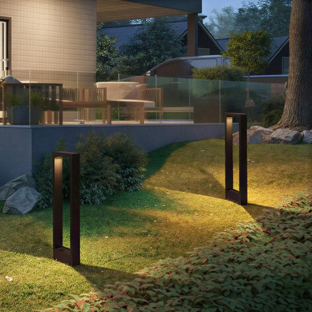 Outdoor Pathway Solar Garden Light With Minimalist Rectangular Design