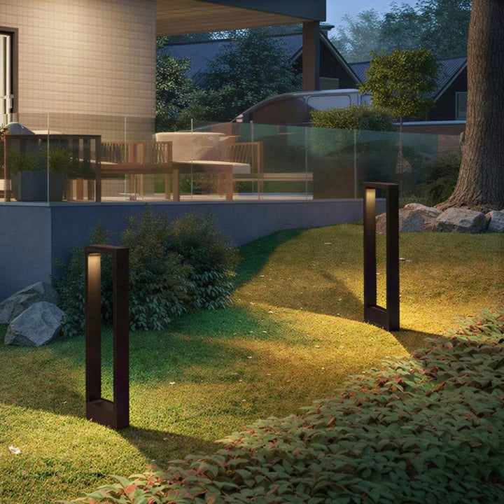 Outdoor Pathway Solar Garden Light With Minimalist Rectangular Design