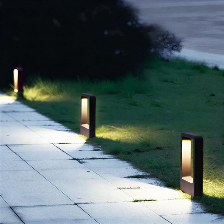Outdoor Pathway Solar Garden Light With Minimalist Rectangular Design