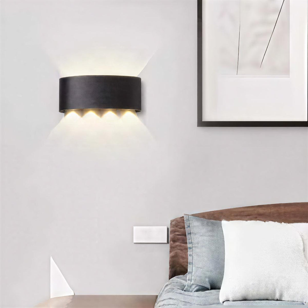 Outdoor Wall Lighting For Modern Entrances With Symmetrical Beams
