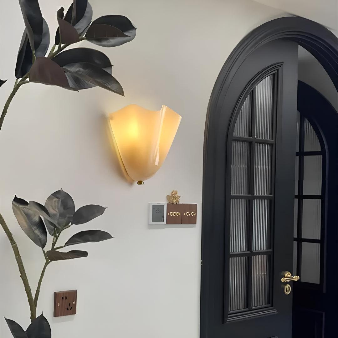 Retro Mid Century Wall Lamp With Petal Shape