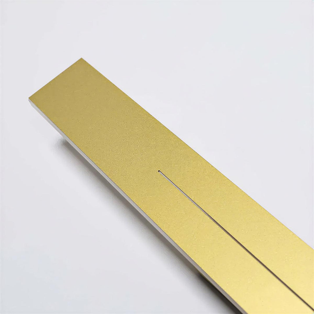 Vertical Wall Light Sconce With Minimalist Bar Design