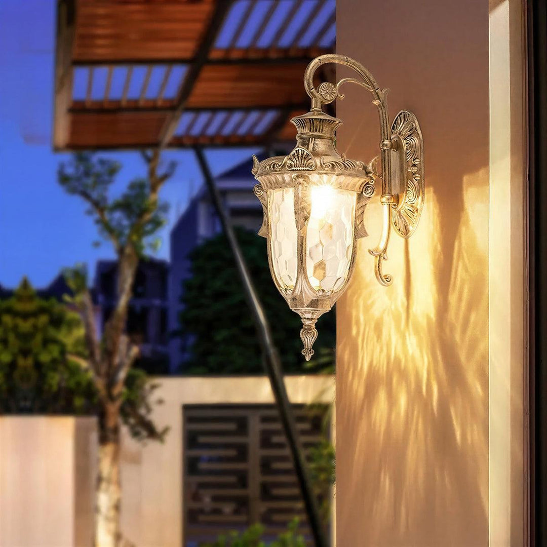 Vintage Traditional Outdoor Wall Lantern With Heritage European Design