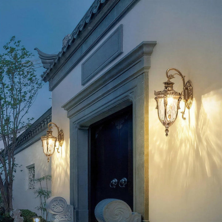 Vintage Traditional Outdoor Wall Lantern With Heritage European Design
