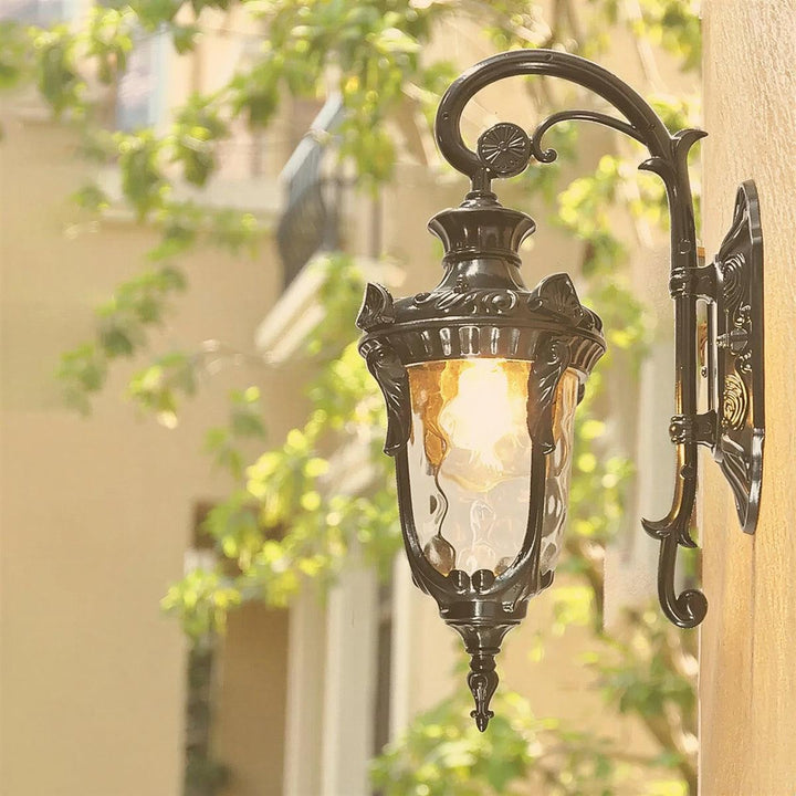 Vintage Traditional Outdoor Wall Lantern With Heritage European Design