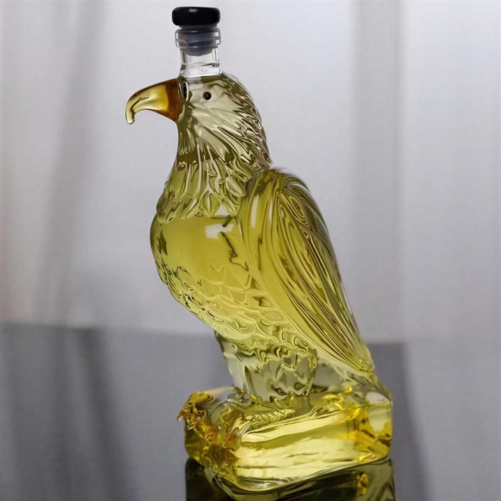 Whisky Decanter With Eagle Design For Liquor Presentation